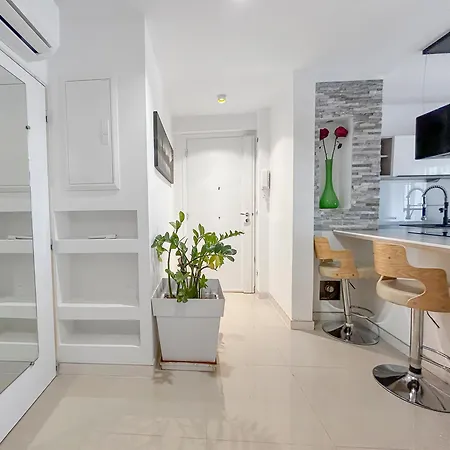 Escapade A - T2 Lumineux Avec Balcon & Clim Nice