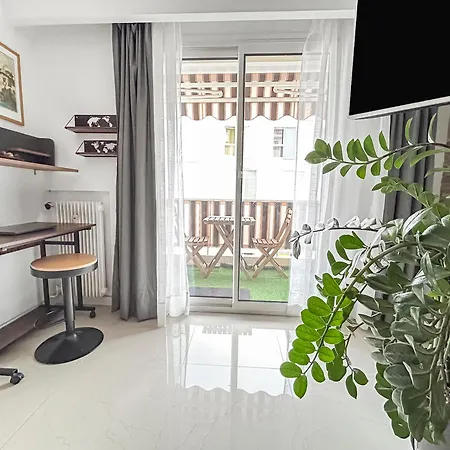 Escapade A - T2 Lumineux Avec Balcon & Clim * Nice